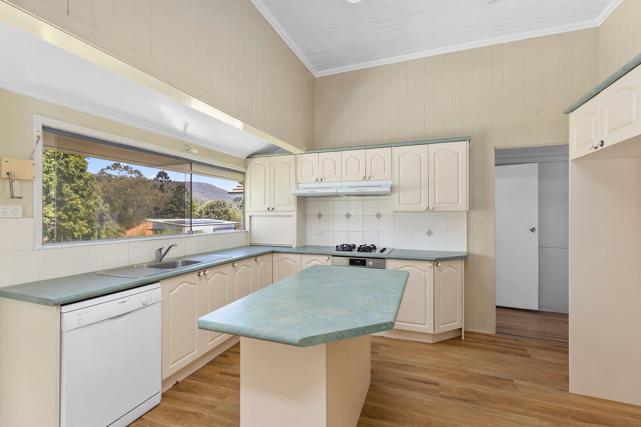 8 GLENLYON DR, ASHGROVE QLD 4060, 0 habitaciones, 0 baños, House