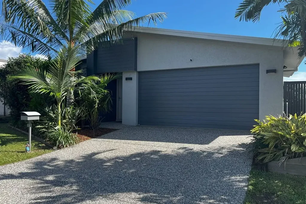 SPACIOUS FAMILY HOME IN SOUGHT AFTER MOUNT PETER!