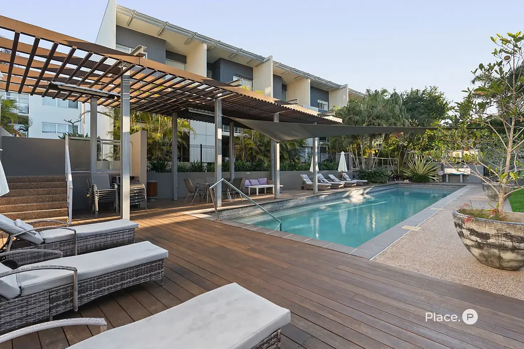 Bulimba 2બેડરૂમ Ground Floor Riverside Living in the Heart of Bulimba