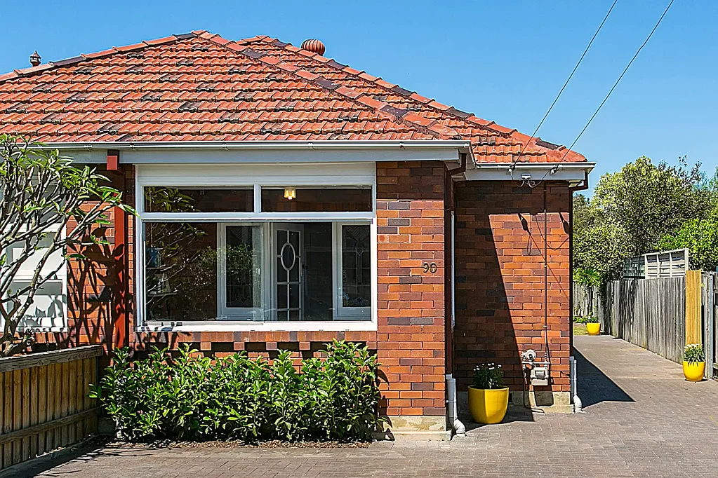 Spacious Semi with an Extra Study and Sun Room
