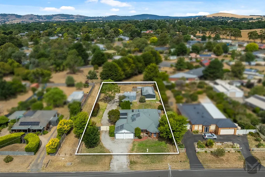 Lancefield 4部屋 Spacious Living with Exceptional Shedding and Side Access
