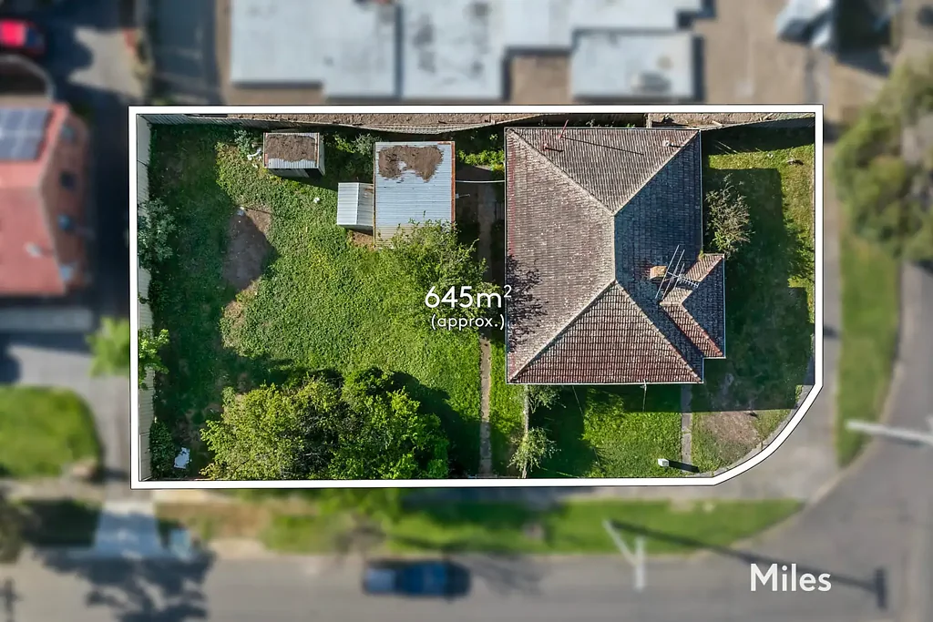 Heidelberg Heights 3कमरा Prized Corner Space, Comfort & Potential