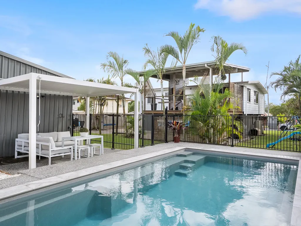 Burpengary 4chambre The Ultimate Family Haven with Dual-Living Potential & Serious Shed Space!