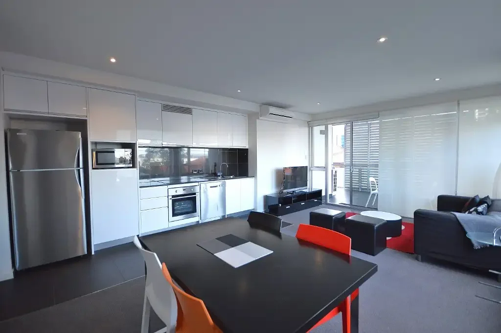 FULLY FURNISHED 1X1X1 OFFERING GREAT LIFESTYLE CHOICES