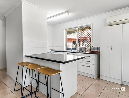 2/12 Mooney Close, Goodna, QLD 4300, 3房, 1浴, 独立屋