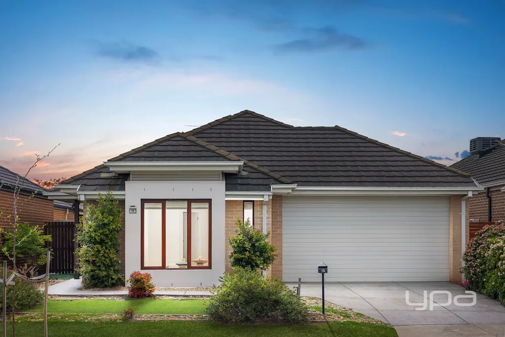 18 Fremantle Close, Point Cook, VIC 3030