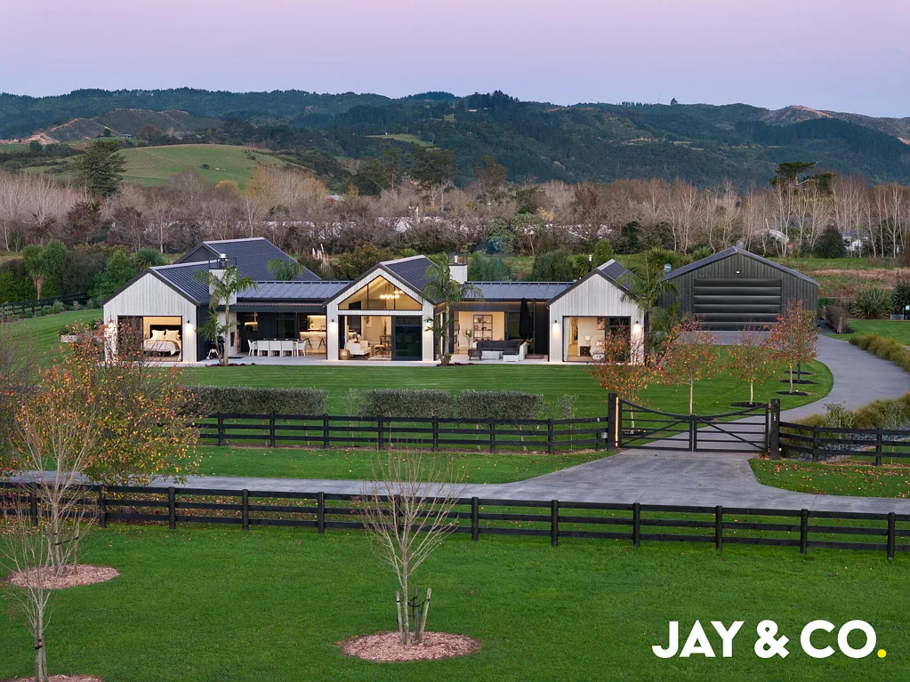Clevedon 5Moenga Landmark Lifestyle in the Heart of Clevedon