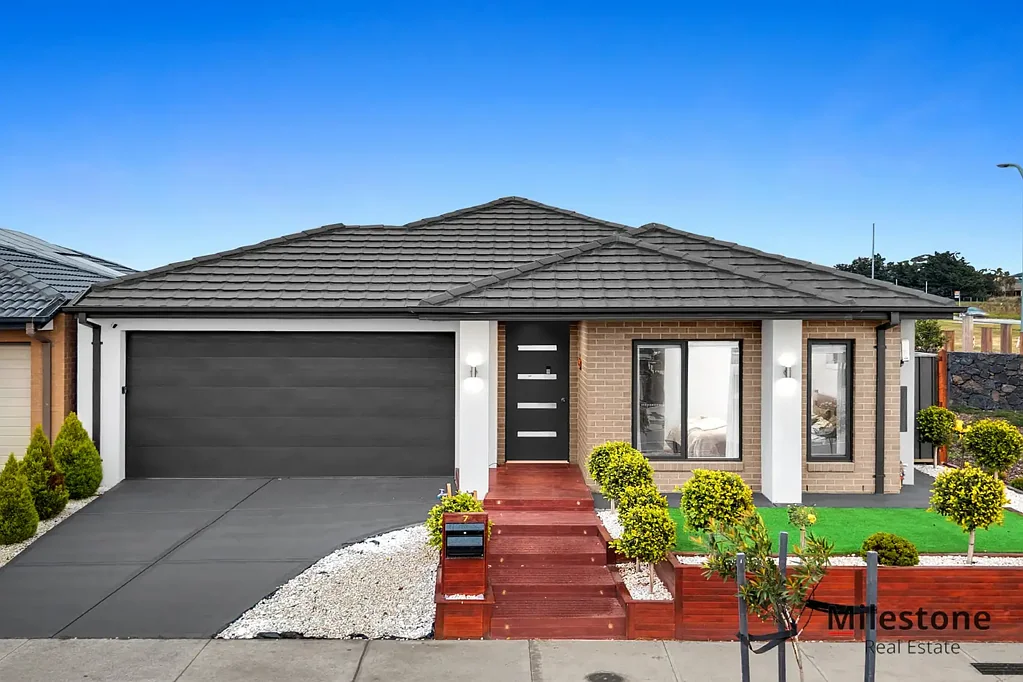Clyde 4房  Chic & Serene Parkside Living: Where Space, Quality & Location Perfectly Merge!!