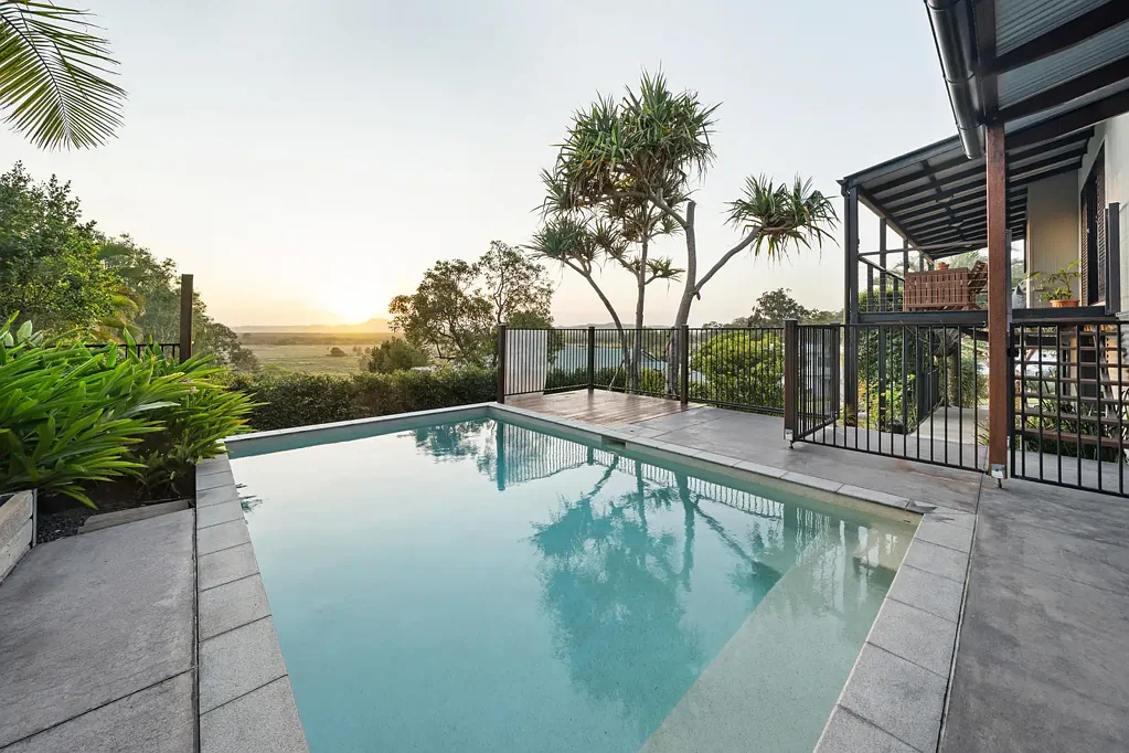 Coolum Beach 3房  ​Stunning Coastal Retreat with Hinterland Views.