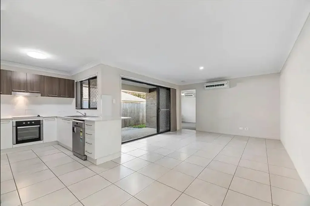 21 Frederick Place, Park Ridge, QLD 4125