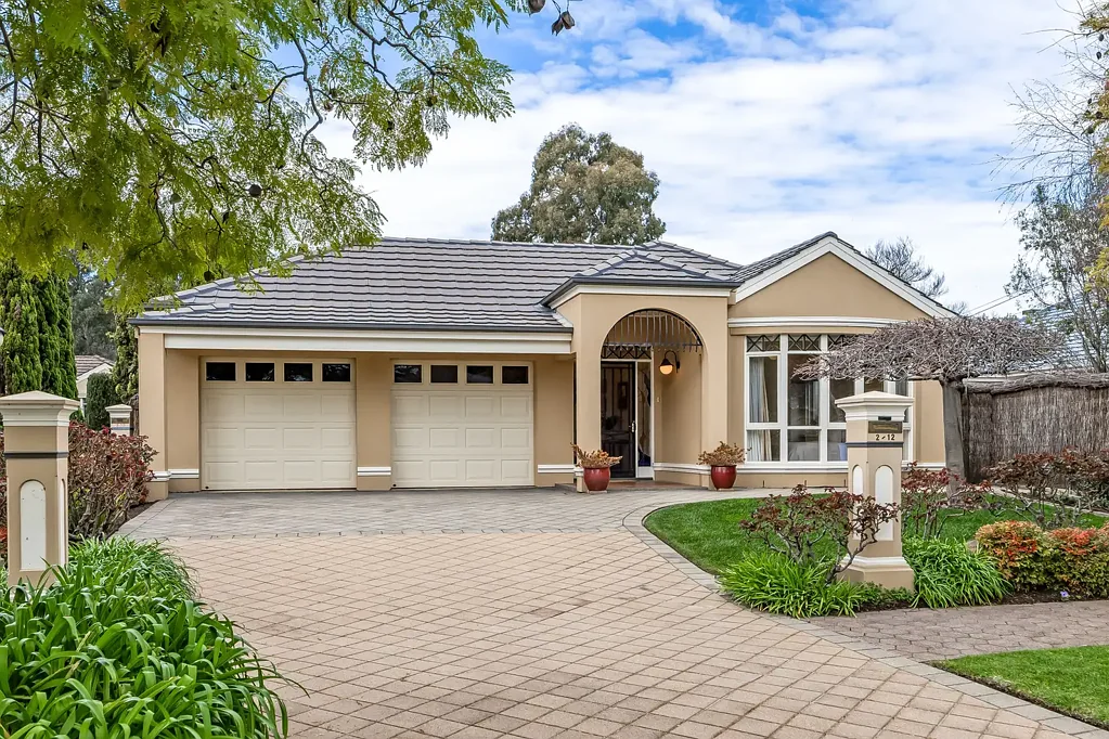 Hazelwood Park 3 Bedroom Timeless Single-Level Living with Hazelwood Park at Your Doorstep…