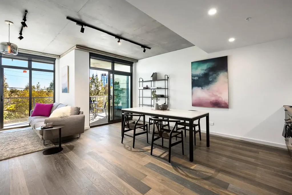 Kensington 1 Bedroom Absolutely Stunning with River and Parkland Views