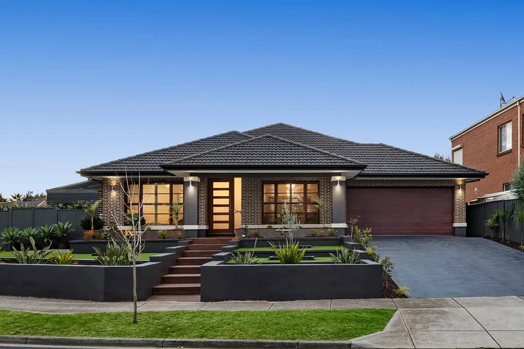 Hillside 4 Bedroom GRAND-SCALE LIVING ON 1,012SQM APPROX.