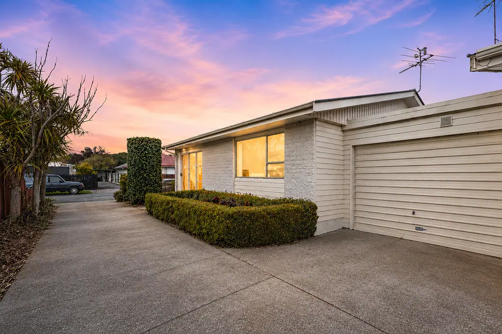 Bromley 2 Bedroom Very Motivated Vendor. Must be Sold.