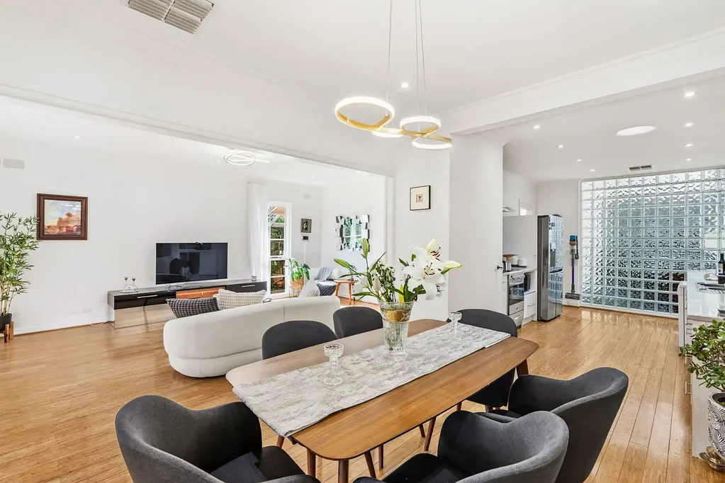 St Georges 3Kwarto Reach for refined family living - a St Georges sanctuary with lifestyle built in…