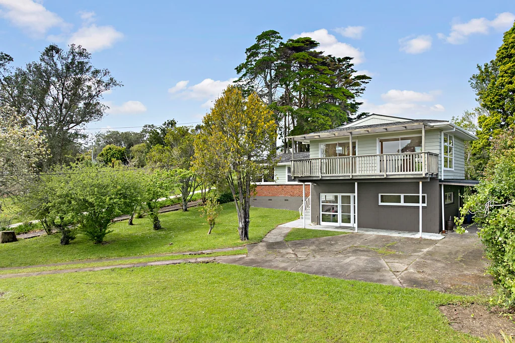 20 Cliff View Drive, Green Bay, Waitakere City, Auckland