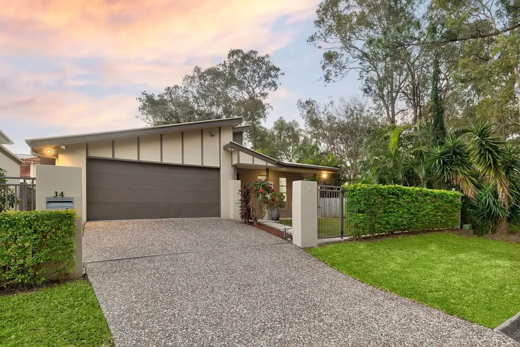 Calamvale 4ਬੈੱਡਰੂਮ Walk to Stretton College - Spacious Family Home with 3 Living Areas