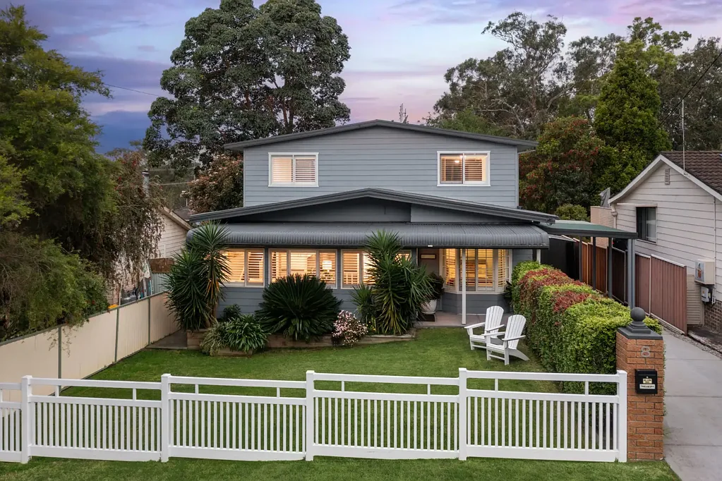 8 Elabana Avenue, Chain Valley Bay, NSW 2259