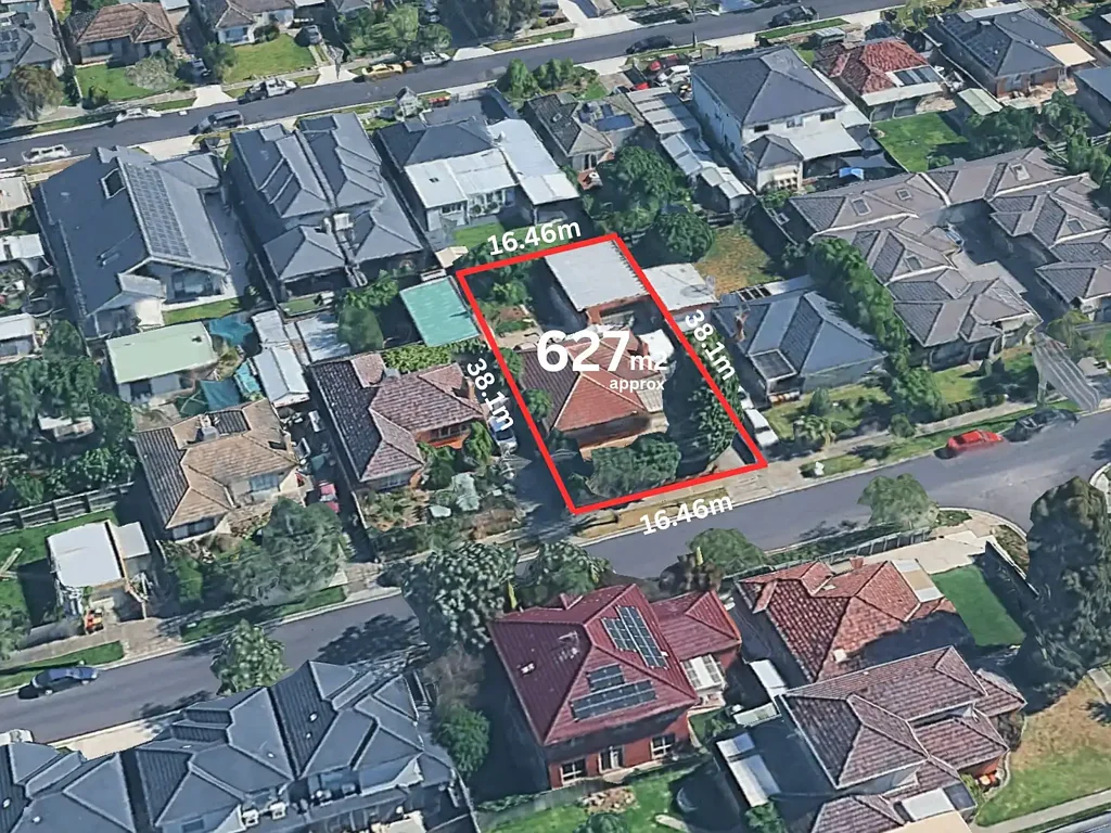 Hadfield 3房 大后院空间 627m²土地 汽车爱好者天堂 高价值投资潜力 扩建开发可能 超大锁闭车库 Space to Grow, Room to Build on 627m² of Prime Hadfield Real Estate