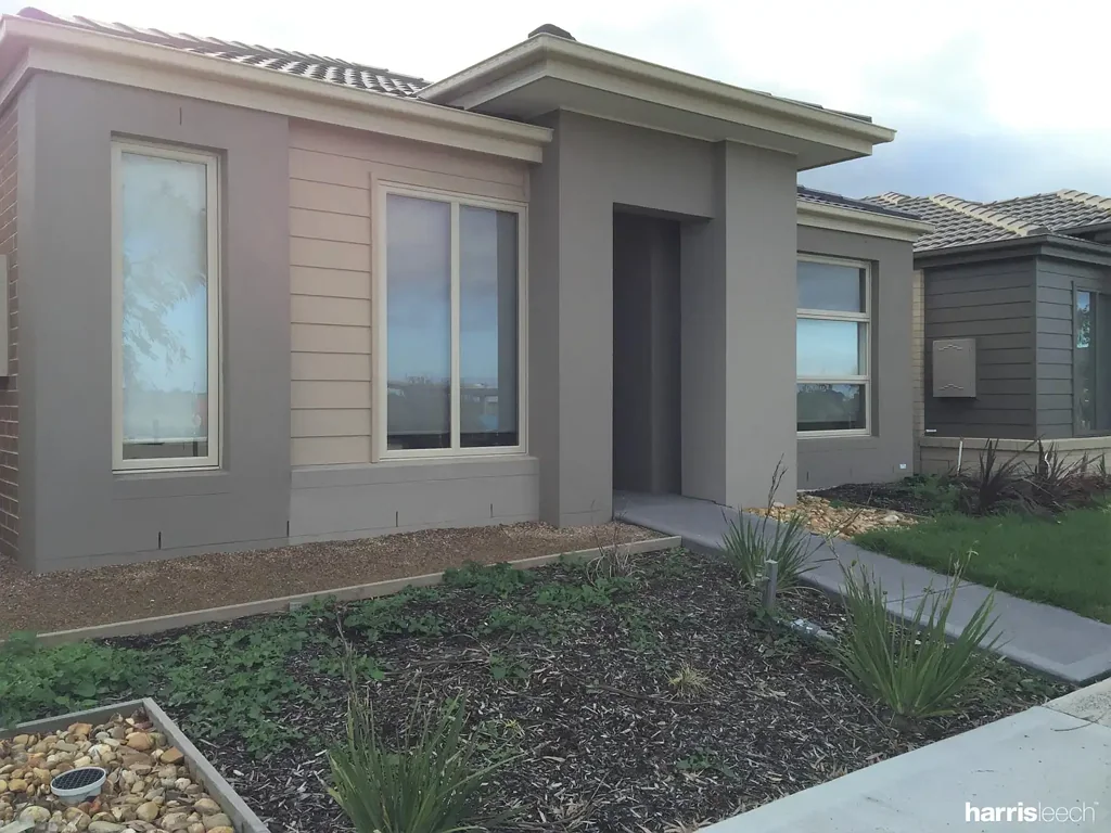 LARGE FOUR BEDROOM HOUSE