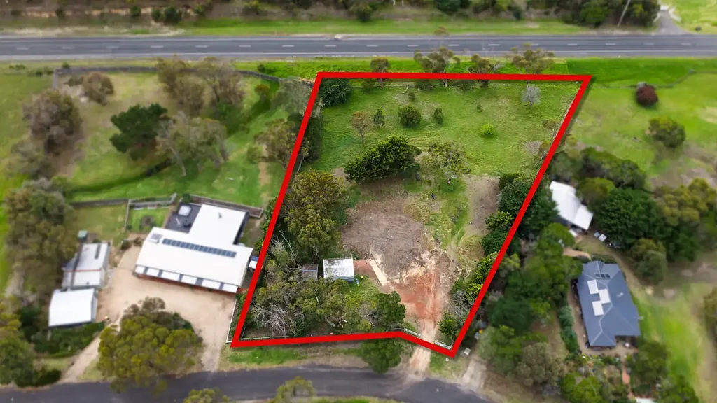 Seaspray AMAZING SEASPRAY LAND OPPORTUNITY