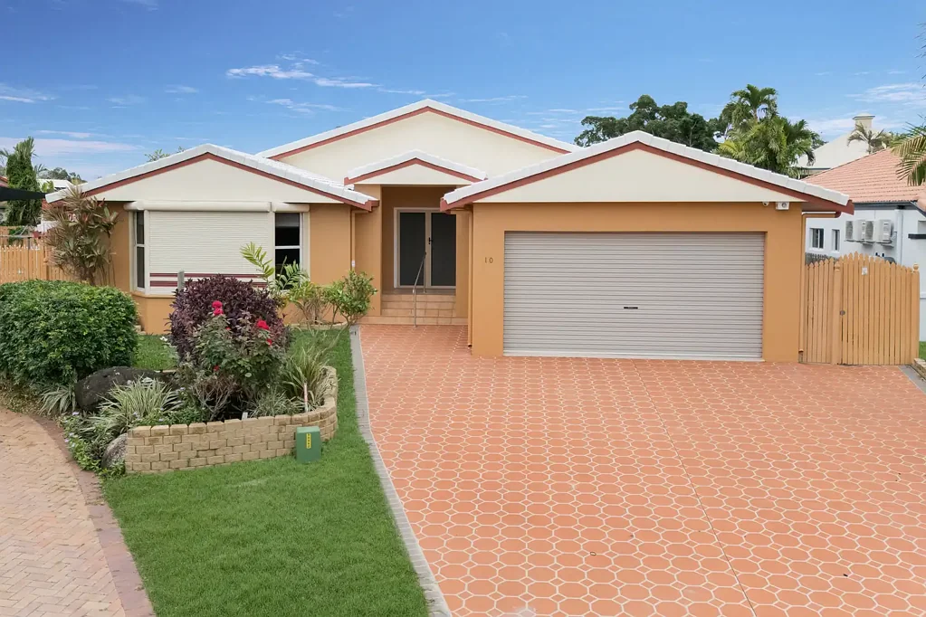 Annandale 6 Bedroom Family Luxury in Annandale – 6 Bedrooms, Resort-Style Pool & Space for Everyone