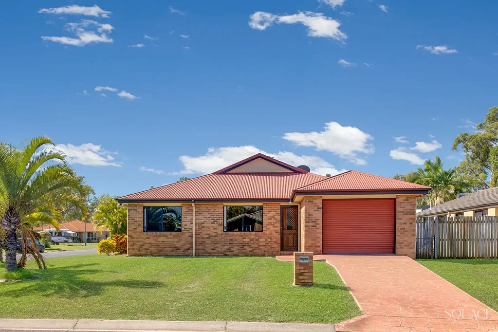 1/2 Gardenia Crescent, Kin Kora, QLD 4680