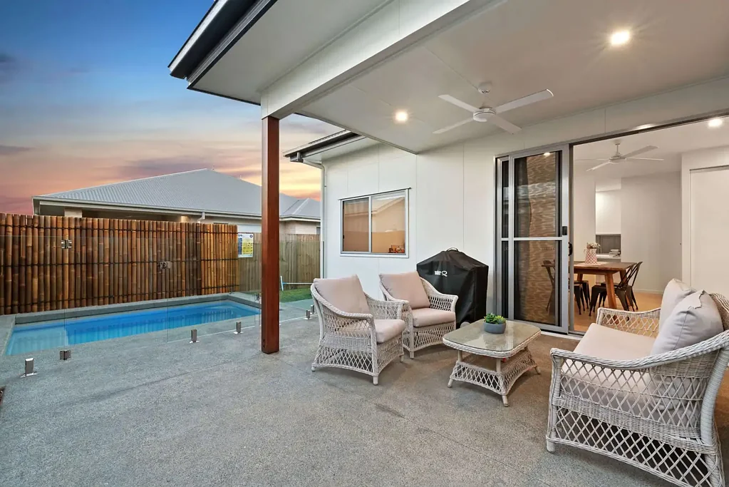 MODERN 4-BEDROOM FAMILY HOME WITH PLUNGE POOL