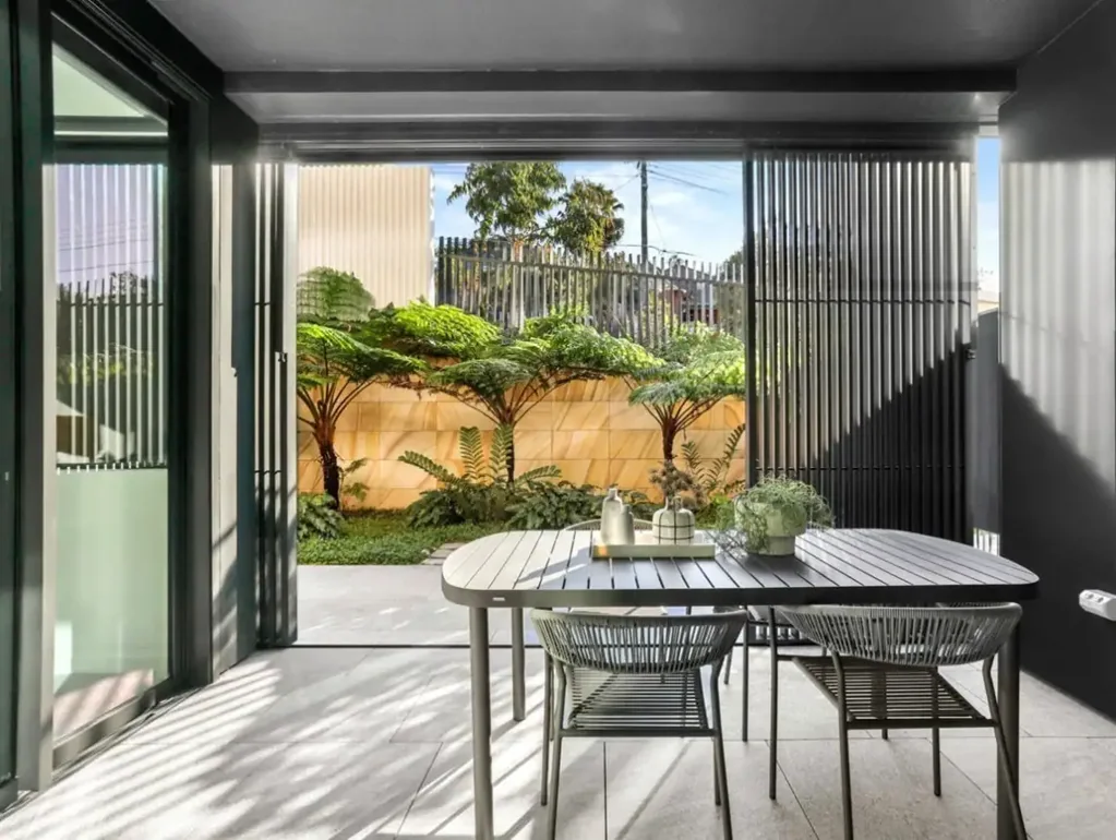 Stylish North-Facing 2-Bedroom Apartment for Lease in Willoughby