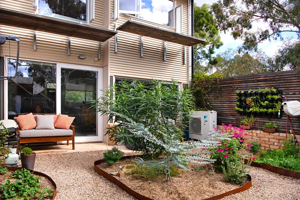 Castlemaine 3 Slaapkamer Contemporary living, grounded in simplicity and sustainability