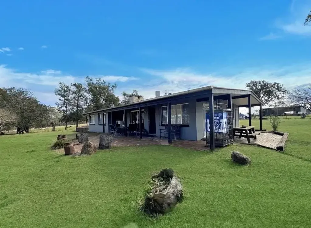 Crawford 4房  Sprawling 60Ha Rural Haven - 4 Bed Homestead with great water security. Crawford QLD