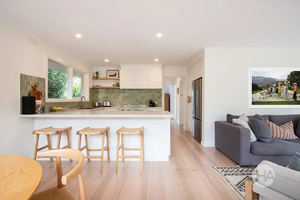 Somers 3 Bedroom Relaxed Luxury by the Sea