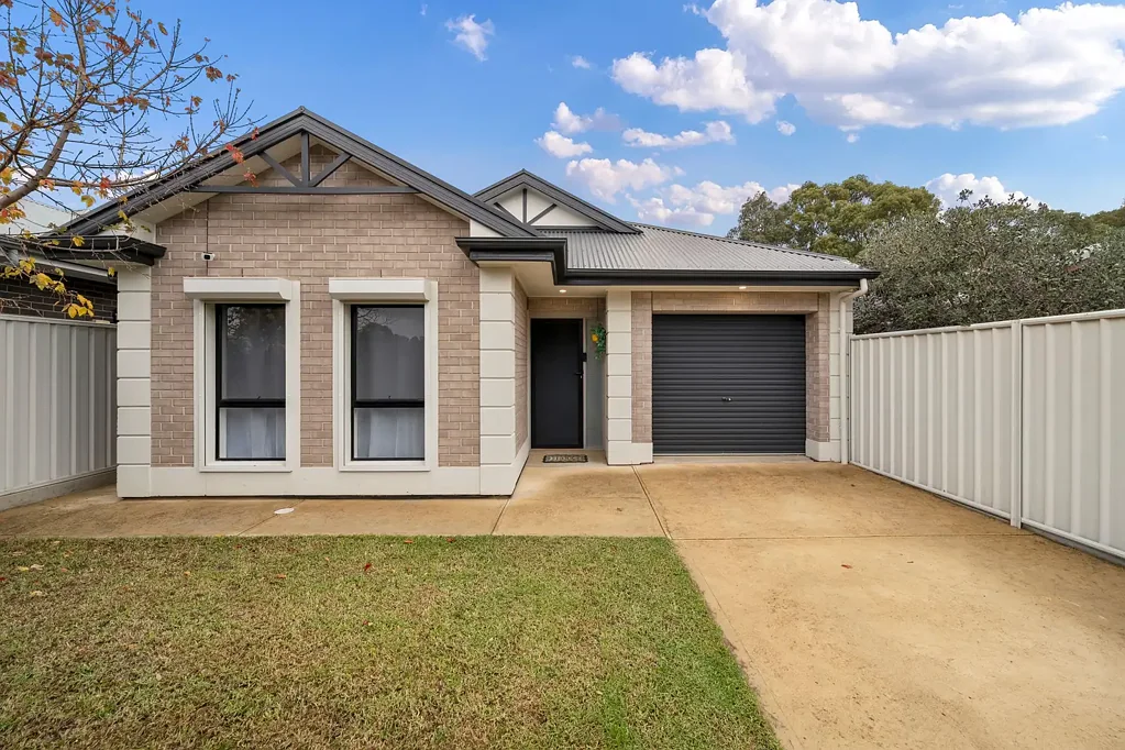 St Agnes 3房  Contemporary Family Comfort in a Scenic Foothills Pocket.