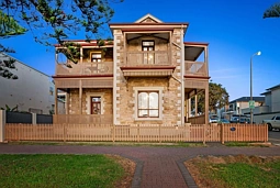 64 Esplanade, Semaphore