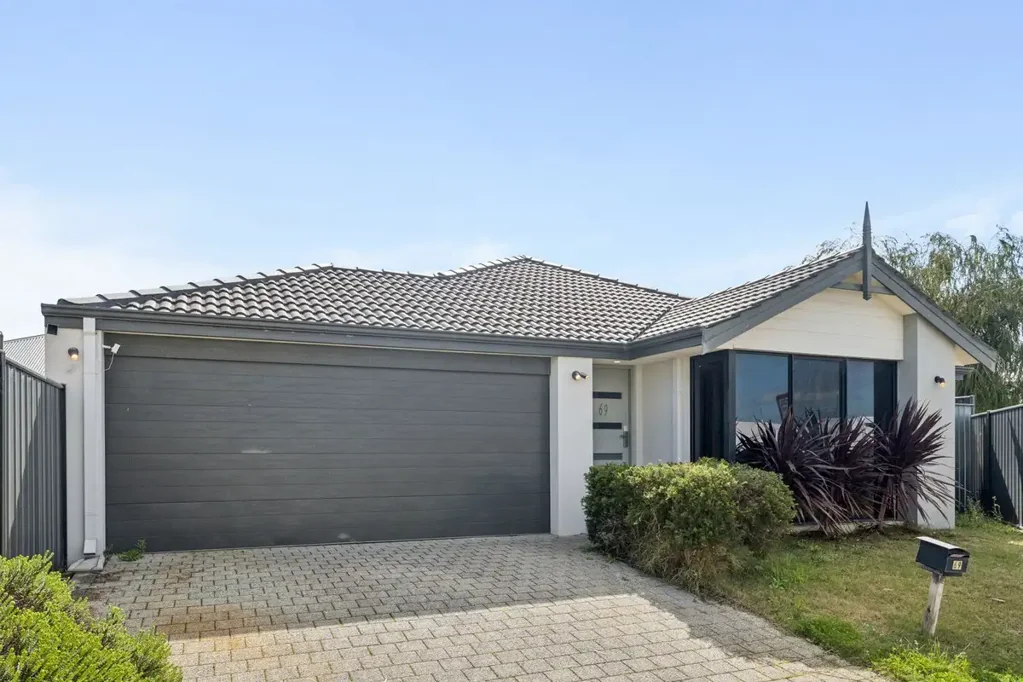 Banksia Grove 3 Slaapkamer Your Easy-Care Entertainer Awaits