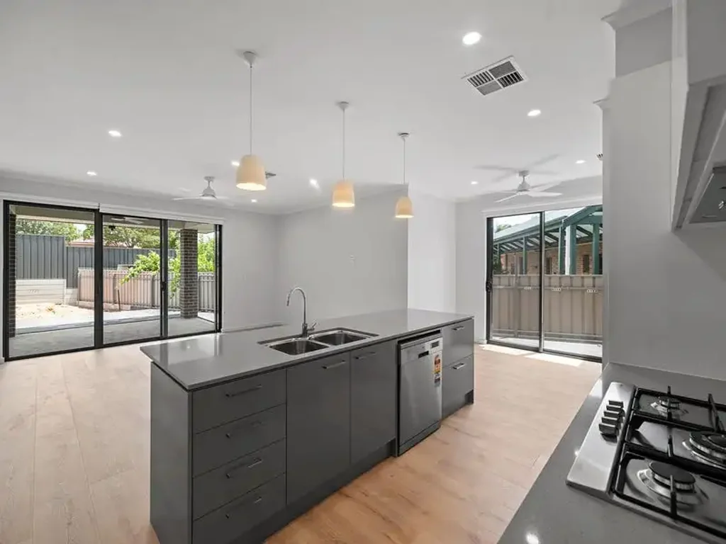 3 OR 4 BEDROOM HOME WALK TO LINEAR PARK