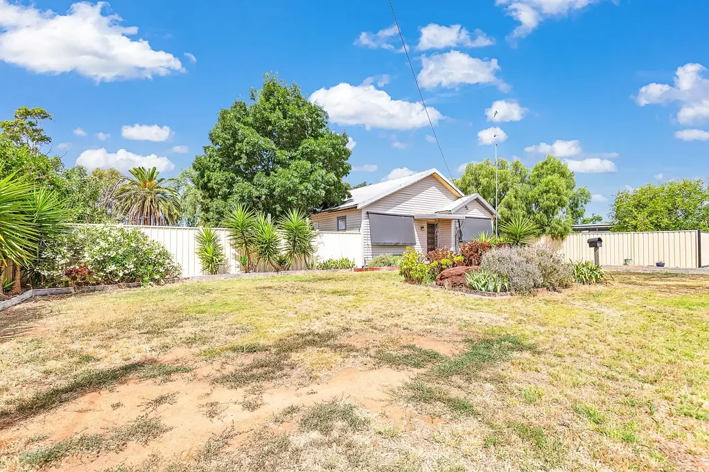 18 Burnes Street, Mathoura, NSW 2710