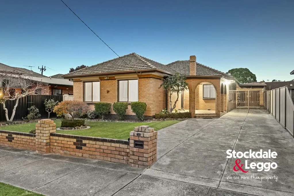 Fawkner 3 Bedroom Double Fronted Charm in a Prime Fawkner Pocket!