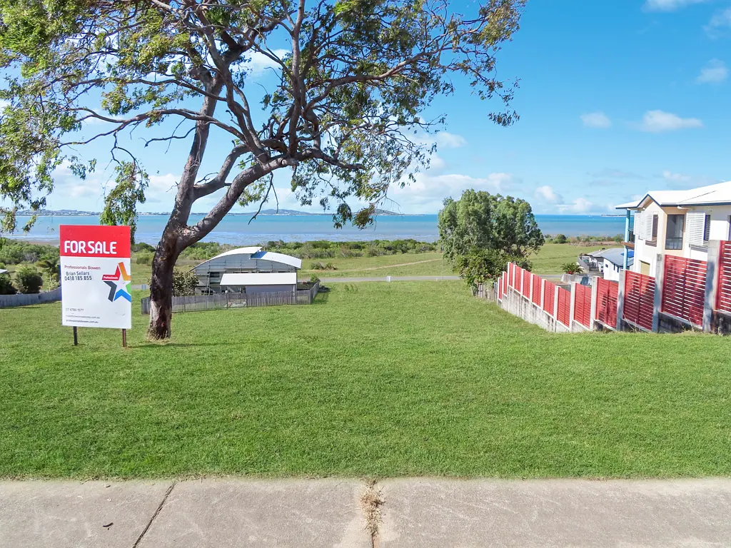 Bowen PRICE REDUCED - SPECTACULAR VIEW