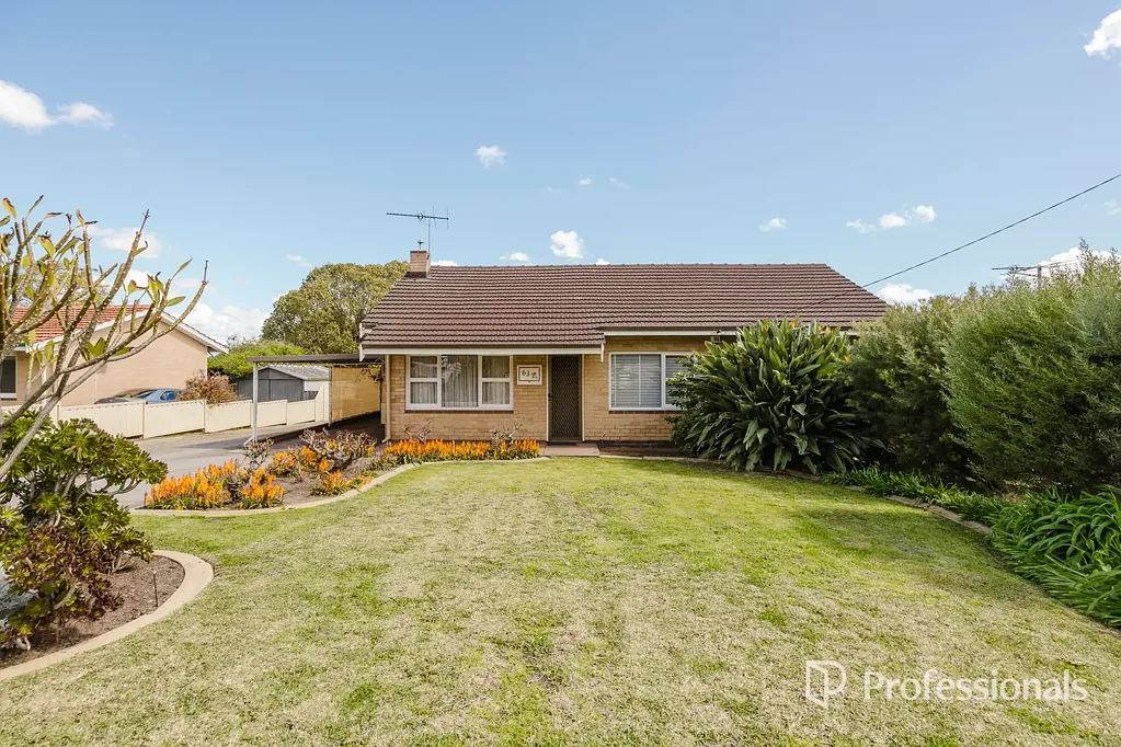 Swan View 3침실 SOLID FAMILY HOME FILLED WITH POTENTIAL AND CHARM...