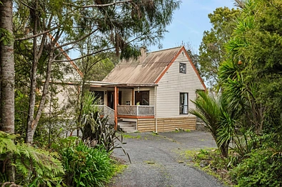 Swanson 3房  Cedar Character on 1816sqm (more or less)