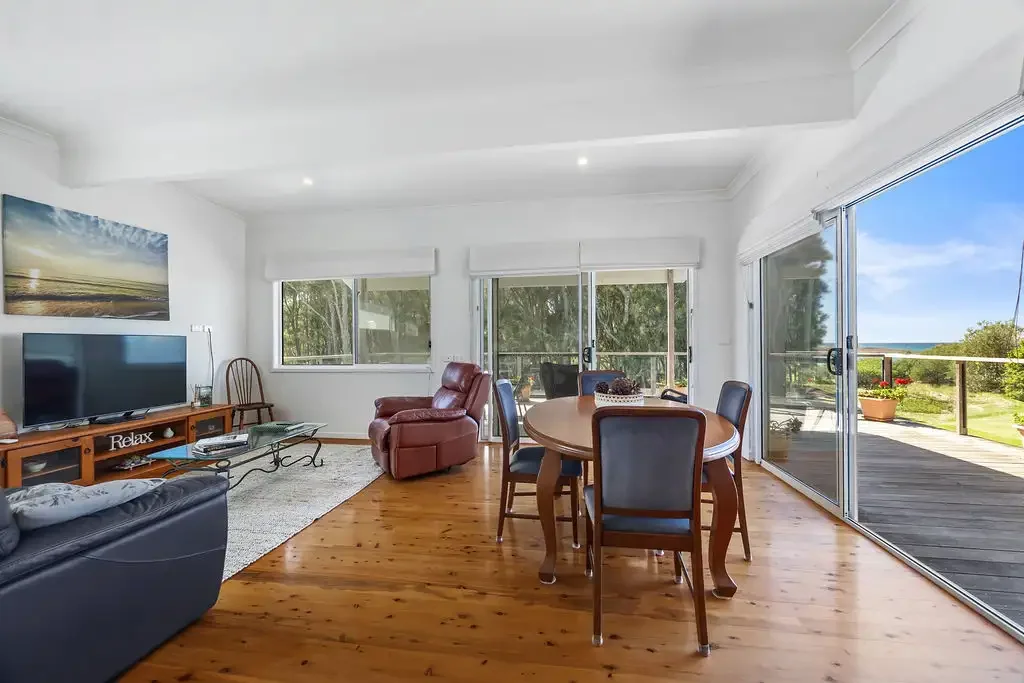 Bawley Point 3房  North-Facing Coastal Classic with Ocean Views & Direct Beach Access