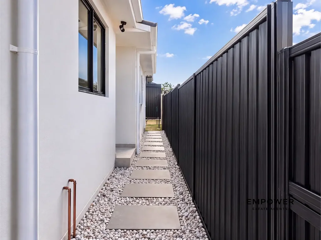 2-Bedroom Brand New Granny For Rent in Hillcroft Estate, Claymore