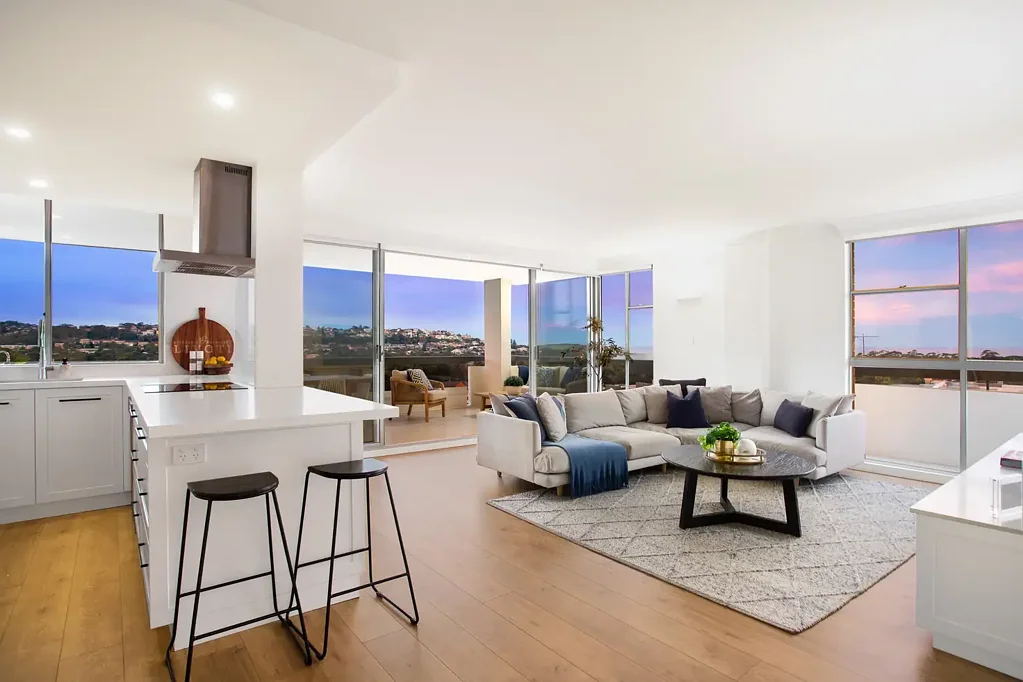 Panoramic Northerly Views And High-End Interiors