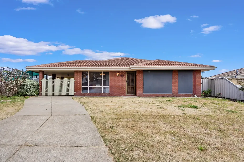 Greenfields 6ਬੈੱਡਰੂਮ Generous family home with large shed.