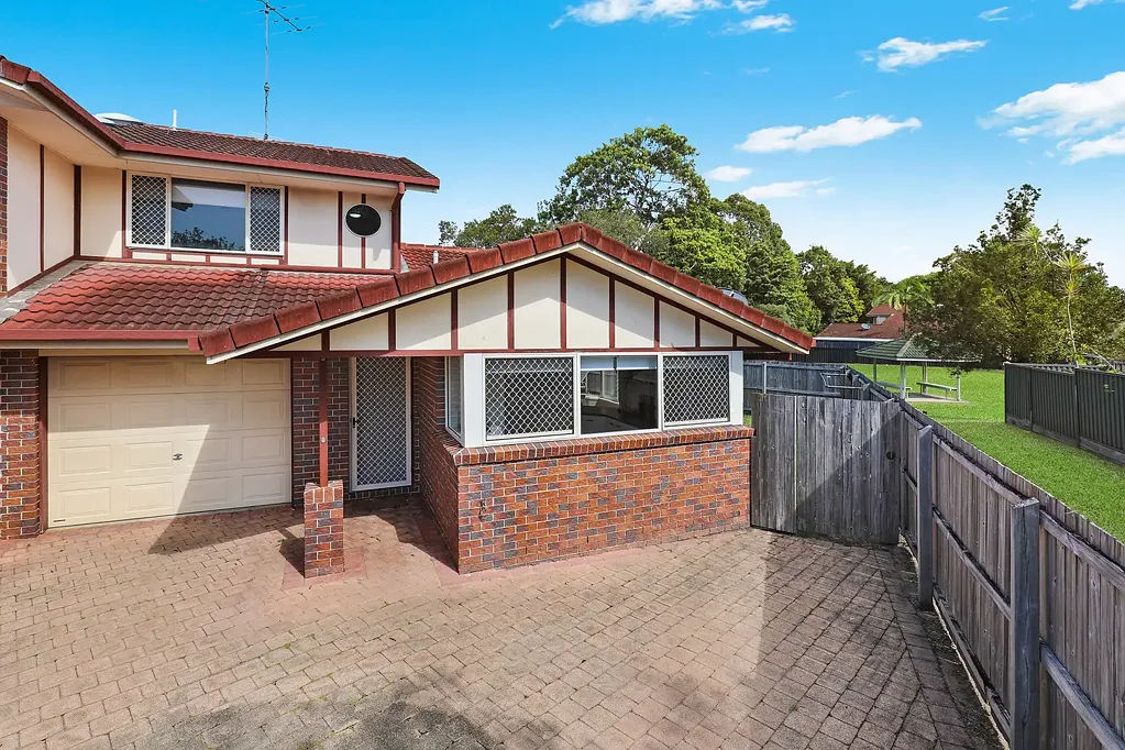 Maroochydore 3房  RARE HOUSE SIZED DUPLEX IN THE HEART OF MAROOCHYDORE!