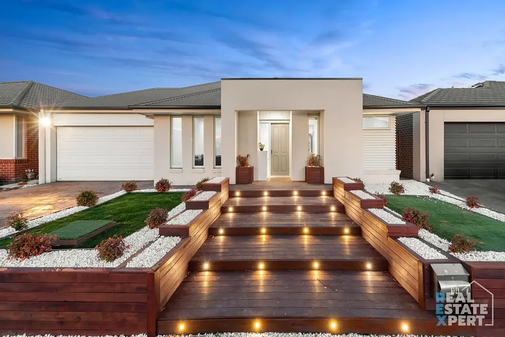 Cranbourne North 4બેડરૂમ Stylish Family Living with Landscaped Charm!!