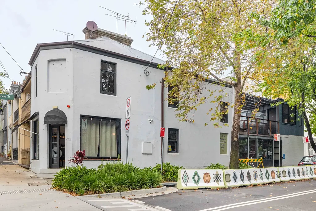 Surry Hills 3房  High profile corner mixed-use building