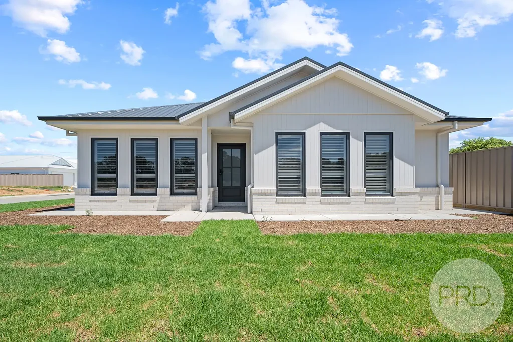 4 Paroo Place, Tatton, NSW 2650
