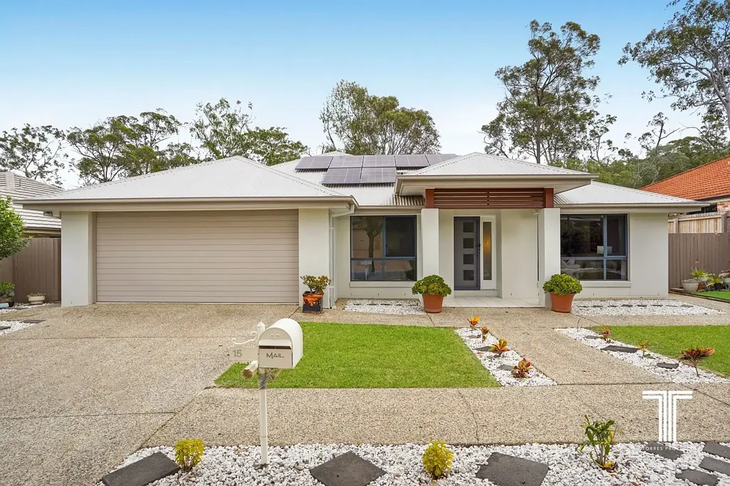 Calamvale 5房 Calamvale 著名的 Montrose Estate 中曾经的标志性样板房 Former Display iconic in Prestigious Montrose Estate Calamvale